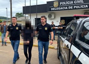 Polícia Civil prende jovem suspeita de integrar grupo de tráfico em Vargem Bonita