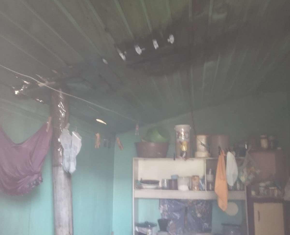 Incêndio atinge residência em Campos Novos