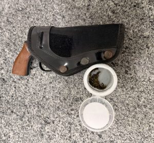 PM prende homem por violência doméstica e apreende arma de fogo em Campos Novos