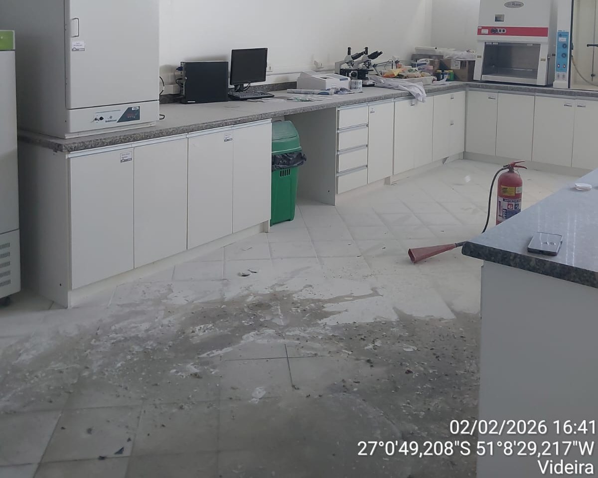 Princípio de incêndio em laboratório de escola mobiliza bombeiros em Videira