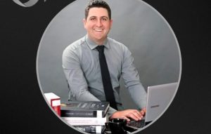 Motociclista morre após colisão entre carro e moto no Oeste