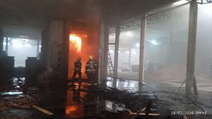 Incêndio atinge empresa na Área Industrial de Santa Cecília