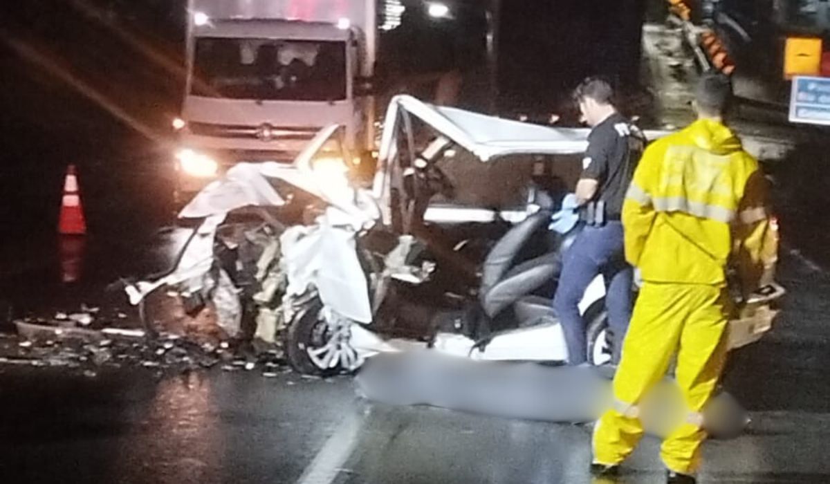 Colisão entre dois carros deixa um morto e outro ferido grave na BR-470