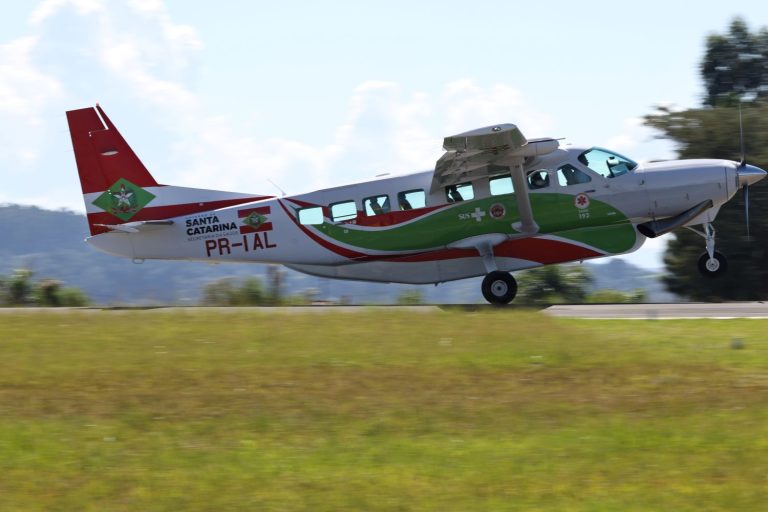Aeronave da saúde, baseada em Joaçaba, realiza transporte médico