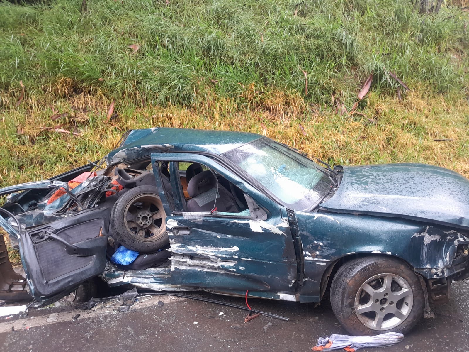 Grave acidente entre caminhão e carro na BR-282 em Herval