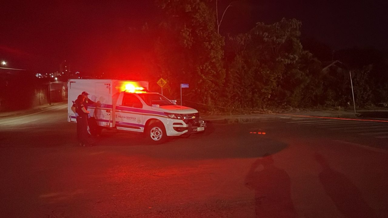 Homem de 24 anos é assassinado com diversos disparos de arma de fogo no Oeste