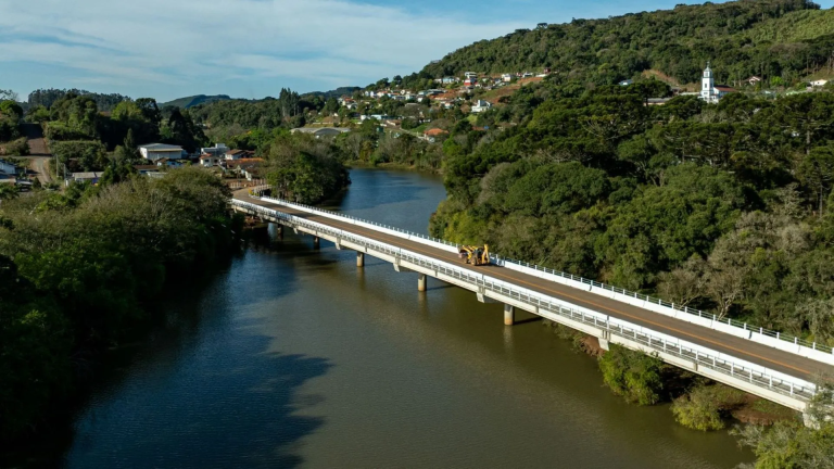 Nova ponte da SC-135 é liberada ao tráfego em Rio das Antas