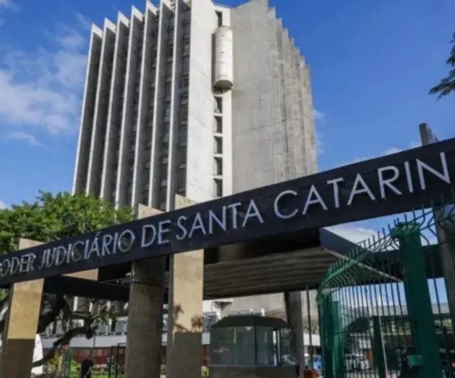 Justiça mantém suspensão de lei que proíbe cotas raciais em universidades públicas de SC