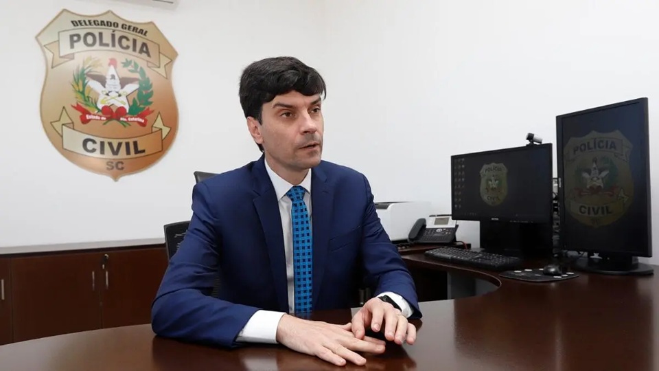 MP apura conduta do delegado-geral da Polícia Civil de SC no caso do cão Orelha