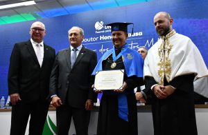 Unoesc outorga título de Doutor Honoris Causa ao governador Jorginho Mello