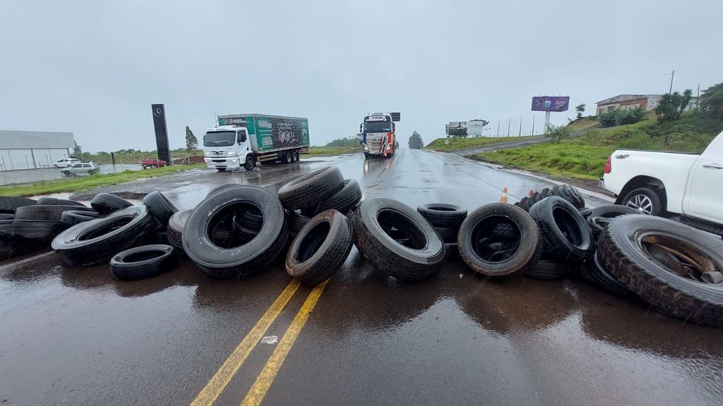 Justiça proíbe bloqueio de rodovias e acessos a portos no Litoral Norte
