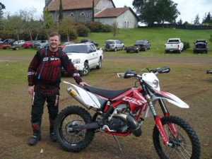 Veterinário morre após passar mal durante trilha noturna