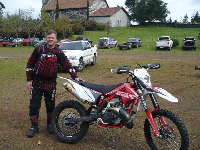 Veterinário morre após passar mal durante trilha noturna