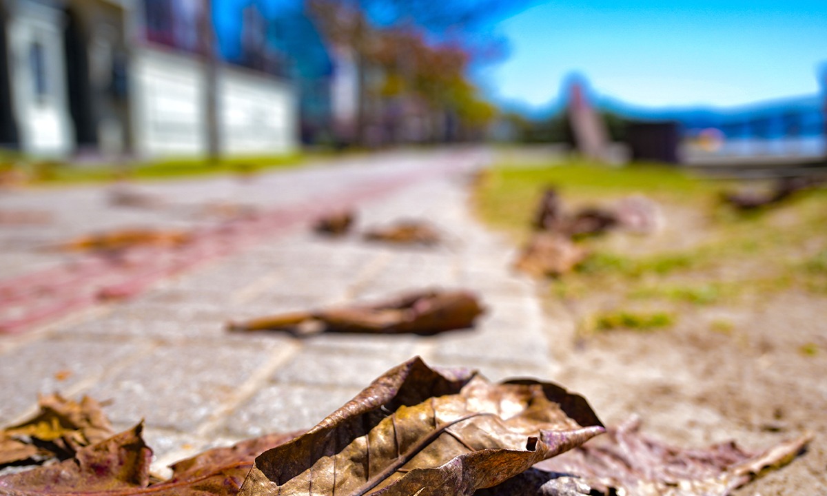 Outono começa com calor de 35°C e risco de temporais em SC