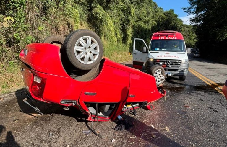 Susto na BR-282: Capotamento é registrado no começo da manhã