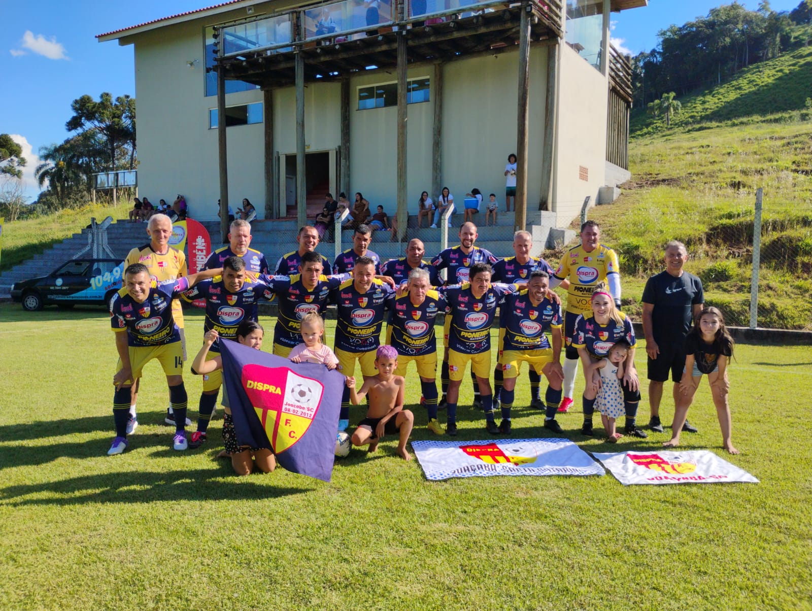 Festa do futebol: DFC recebe ex-profissionais do CAC e jogadora da Seleção Brasileira na Arena Jatirzão
