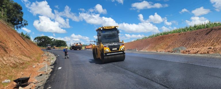 Obras na SC-451 avançam e atingem 40% de execução entre Frei Rogério e Fraiburgo