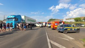 Grave acidente na BR-282 em Cordilheira Alta mobiliza helicóptero do SAER para resgate de vítima