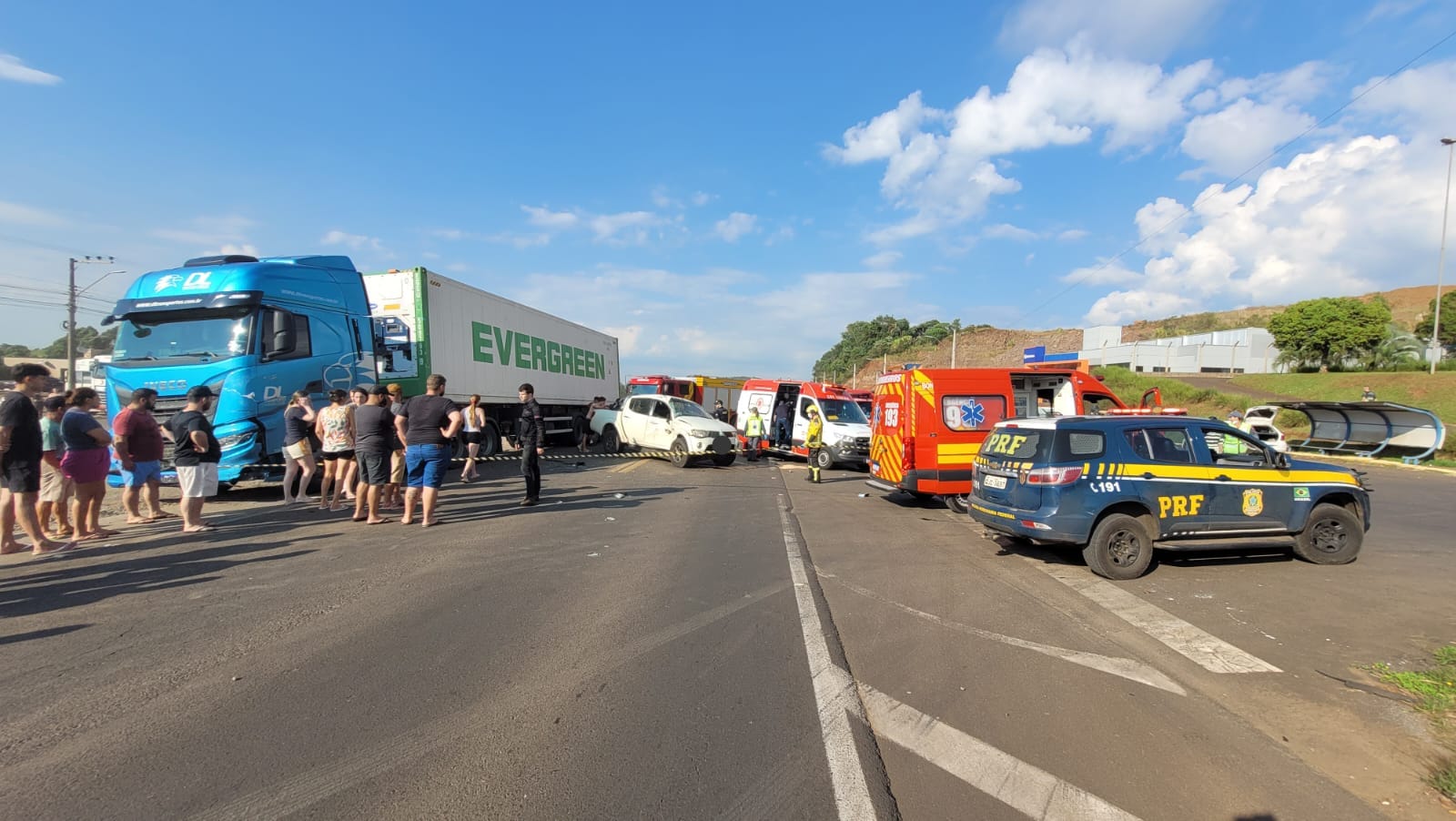 Grave acidente na BR-282 em Cordilheira Alta mobiliza helicóptero do SAER para resgate de vítima