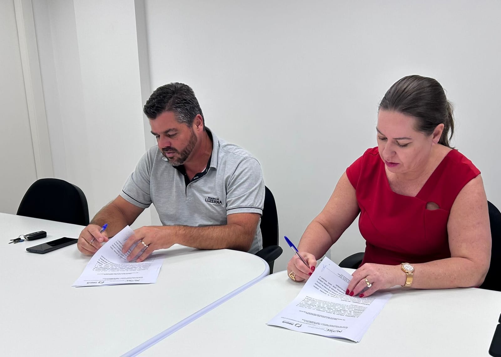 Luzerna firma parceria com NEAVIT de Joaçaba para ampliar apoio a vítimas de crimes