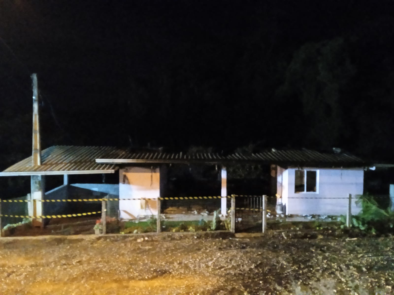 Incêndio destrói residência no interior de Piratuba