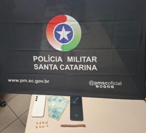 Adolescente é apreendido por suspeita de tráfico de drogas em Treze Tílias