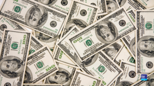 Dólar recua a R$ 5,21 e bolsa sobe com alívio externo