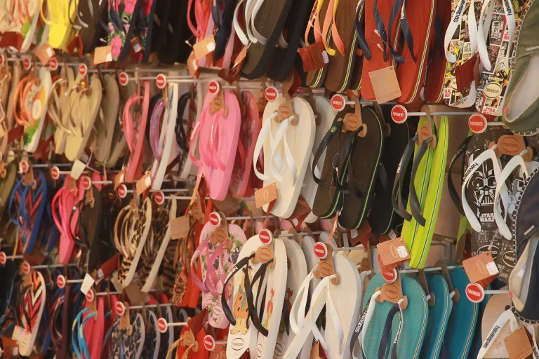 Dona das Havaianas lucra R$ 197 milhões no 4º trimestre