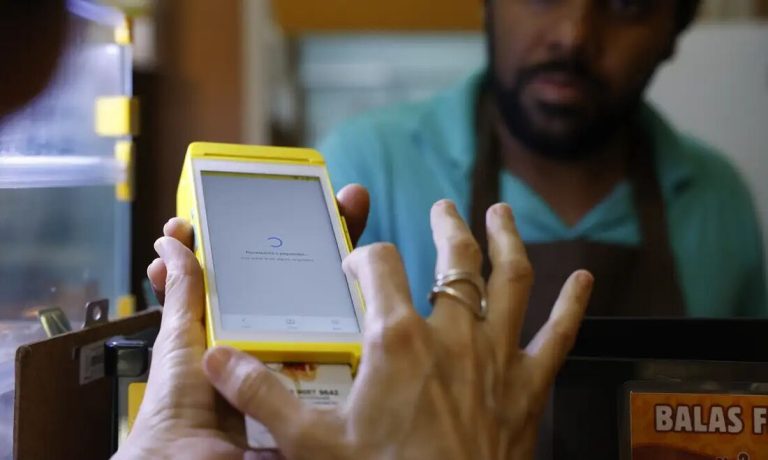 Serviços crescem em janeiro e batem recorde no país