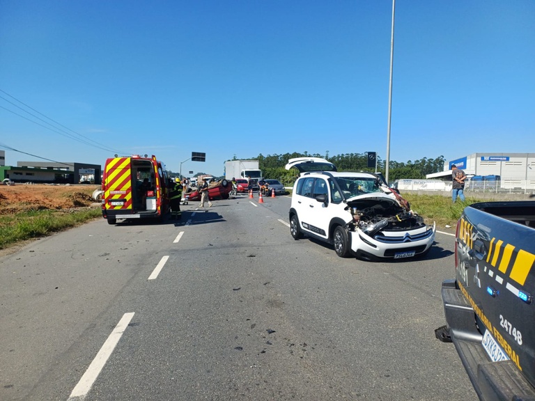 Estradas federais de SC tem mais de 2,5 mil ocorrências no feriado de Tiradentes