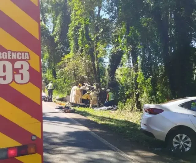 Sobe para cinco o número de mortos em acidente com carro da Saúde de SC