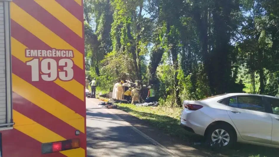Sobe para cinco o número de mortos em acidente com carro da Saúde de SC