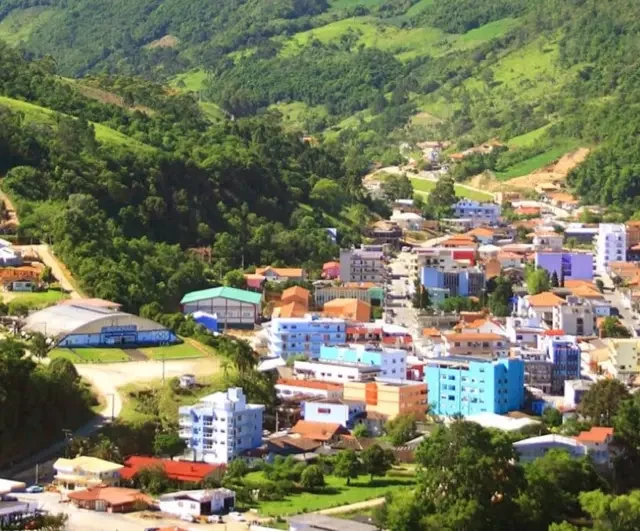 Mulher de 26 anos é assassinada a tiros em área rural de Alfredo Wagner