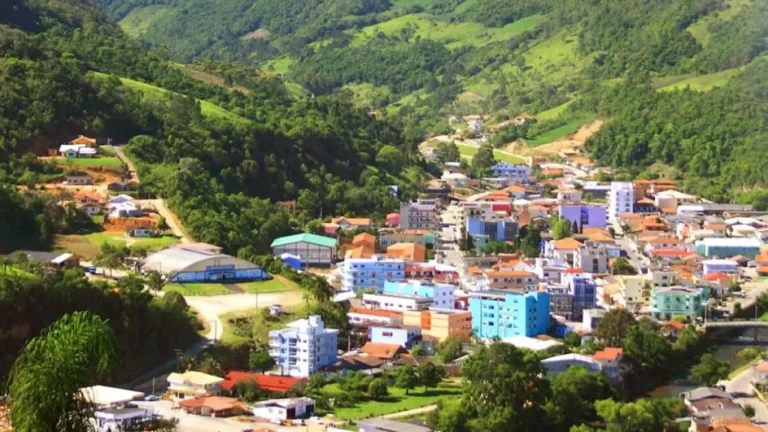Mulher de 26 anos é assassinada a tiros em área rural de Alfredo Wagner