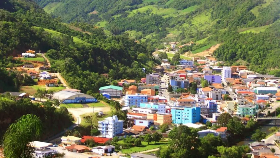 Mulher de 26 anos é assassinada a tiros em área rural de Alfredo Wagner