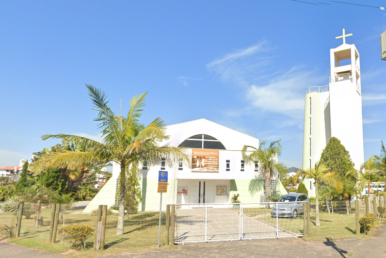 Paróquia de SC refaz rifa após padre ganhar carro