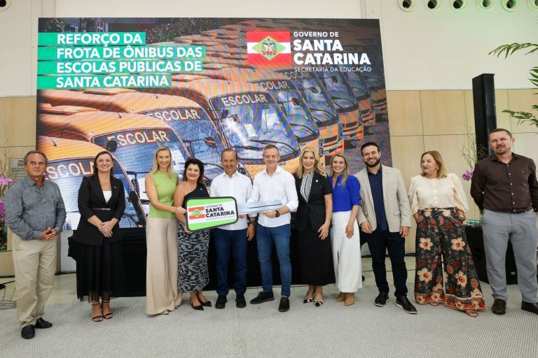 Municípios da região recebem ônibus escolares para rede estadual de ensino