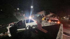 Colisão frontal entre carros deixa um ferido em Campos Novos