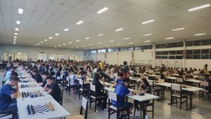 Joaçaba recebe etapa do Circuito Scherer e reúne cerca de 300 enxadristas