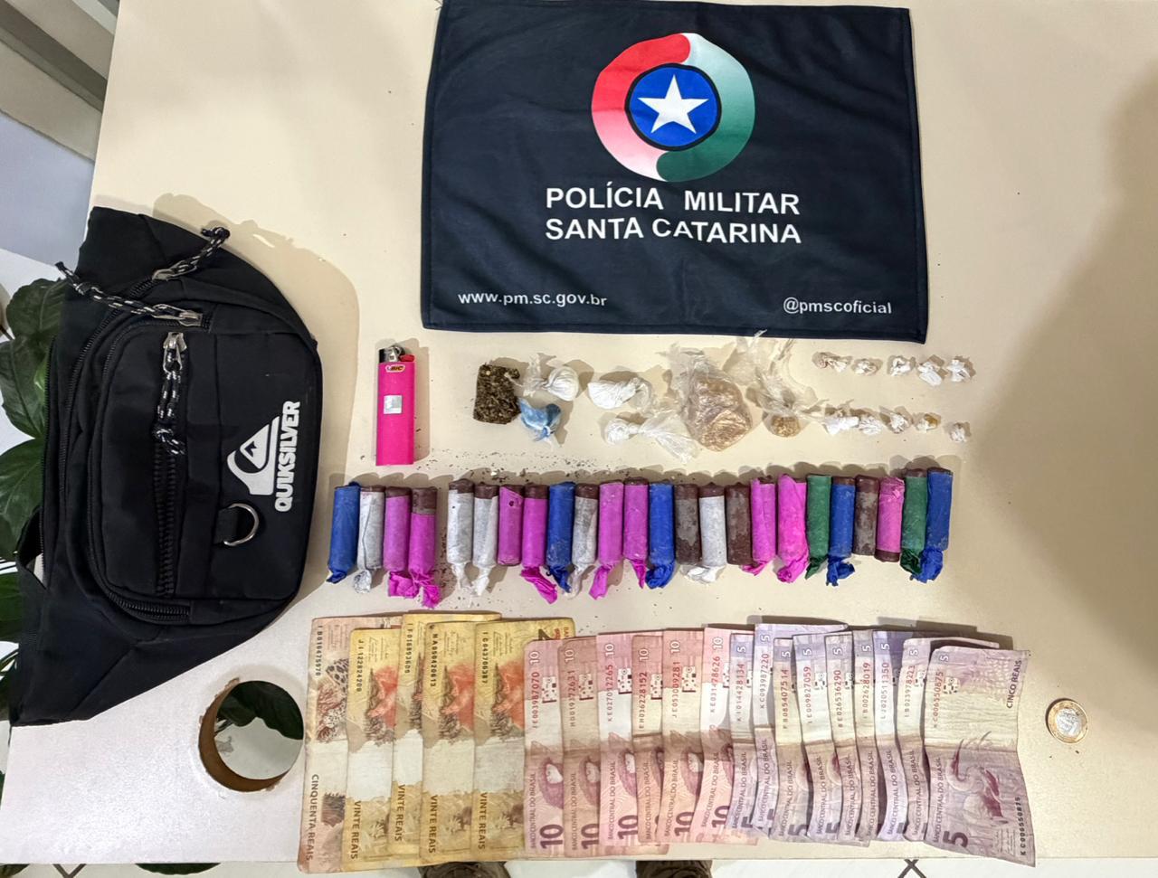 PM flagra tráfico de drogas durante patrulhamento e detém dois homens em Videira