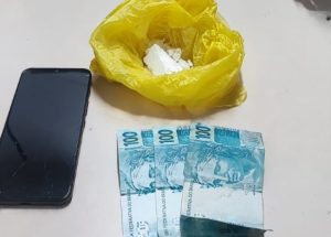 Mulher é detida por tráfico, resistência e desobediência em Joaçaba