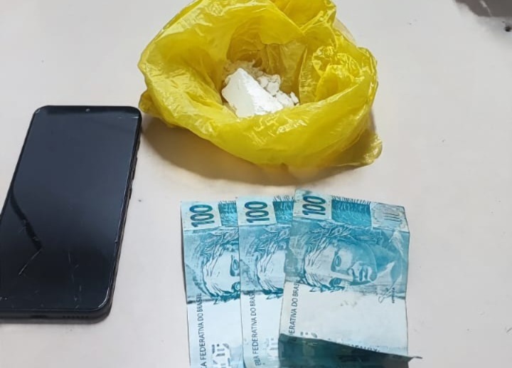 Mulher é detida por tráfico, resistência e desobediência em Joaçaba