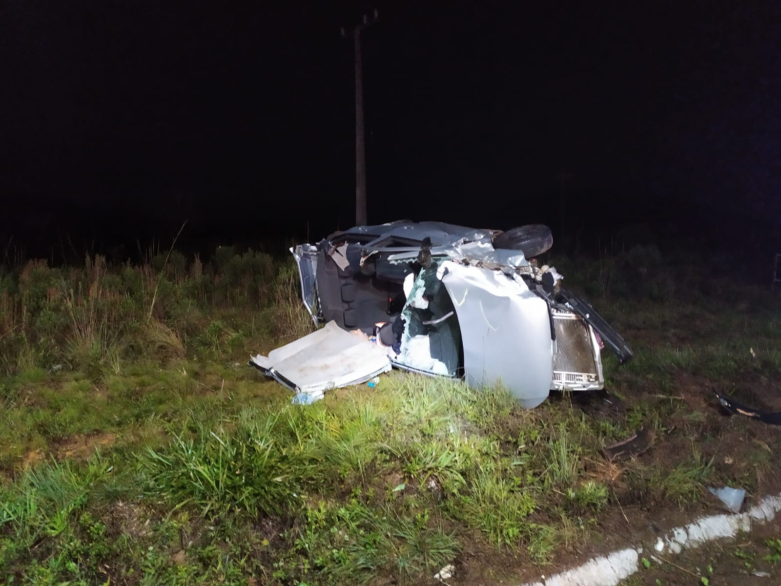 Colisão entre carro e caminhão deixa pelo menos dois feridos em Água Doce