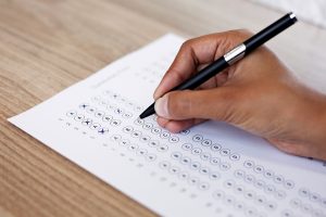 Novo concurso do governo de SC tem vagas com salários até R$ 10,3 mil