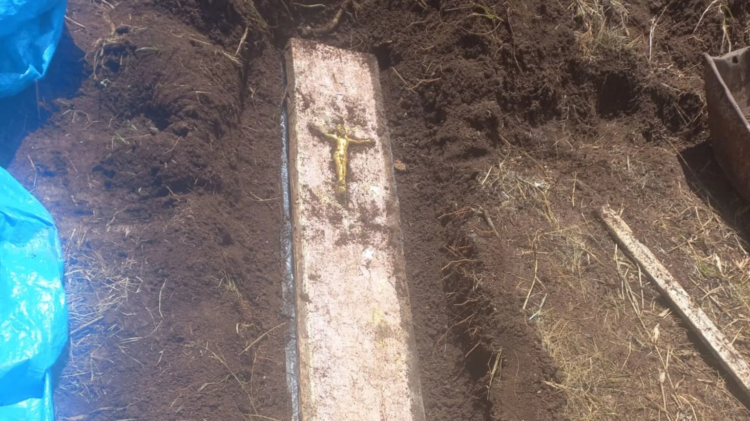 Morador encontra ossada humana em quintal de casa alugada em SC