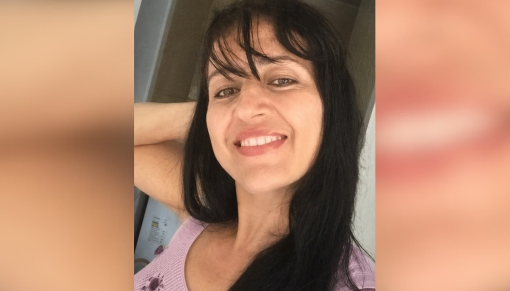 Vítima de feminicídio foi morta com tiros na cabeça na frente dos filhos, detalha delegado