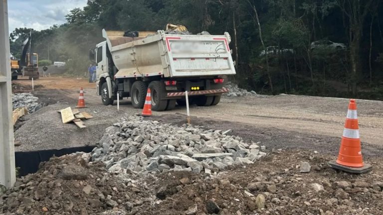 Trânsito entre Iomerê e Treze Tílias deve ser liberado em meia pista nesta terça-feira