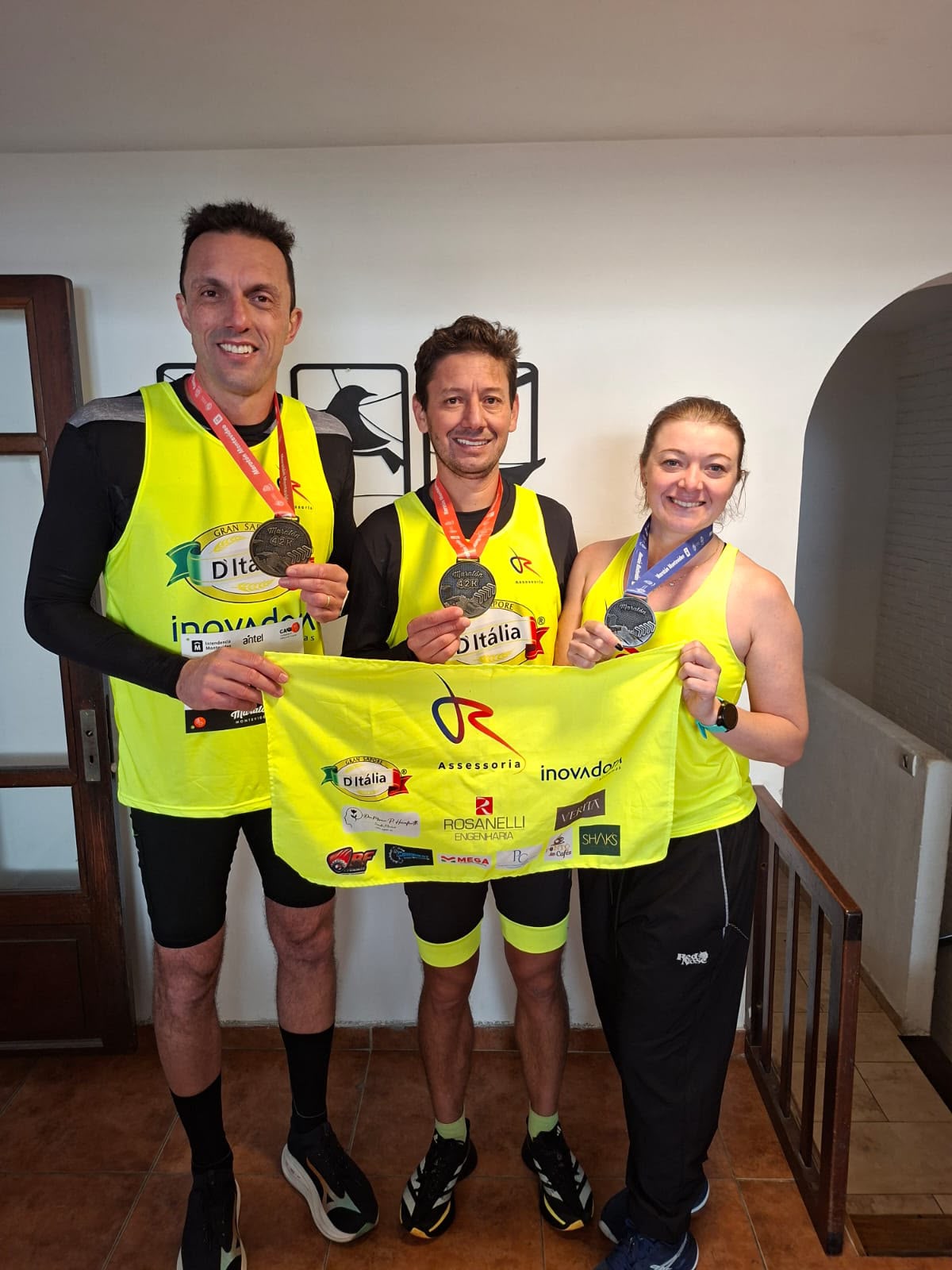 Professores da região representam o Brasil na Maratona de Montevidéu no Uruguai