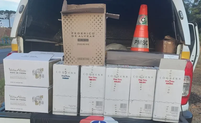 Polícia apreende garrafas de bebidas estrangeiras na SC-350 em Caçador