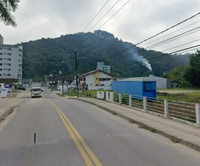 Menina de 9 anos é esfaqueada ao tentar defender a mãe do próprio pai em SC